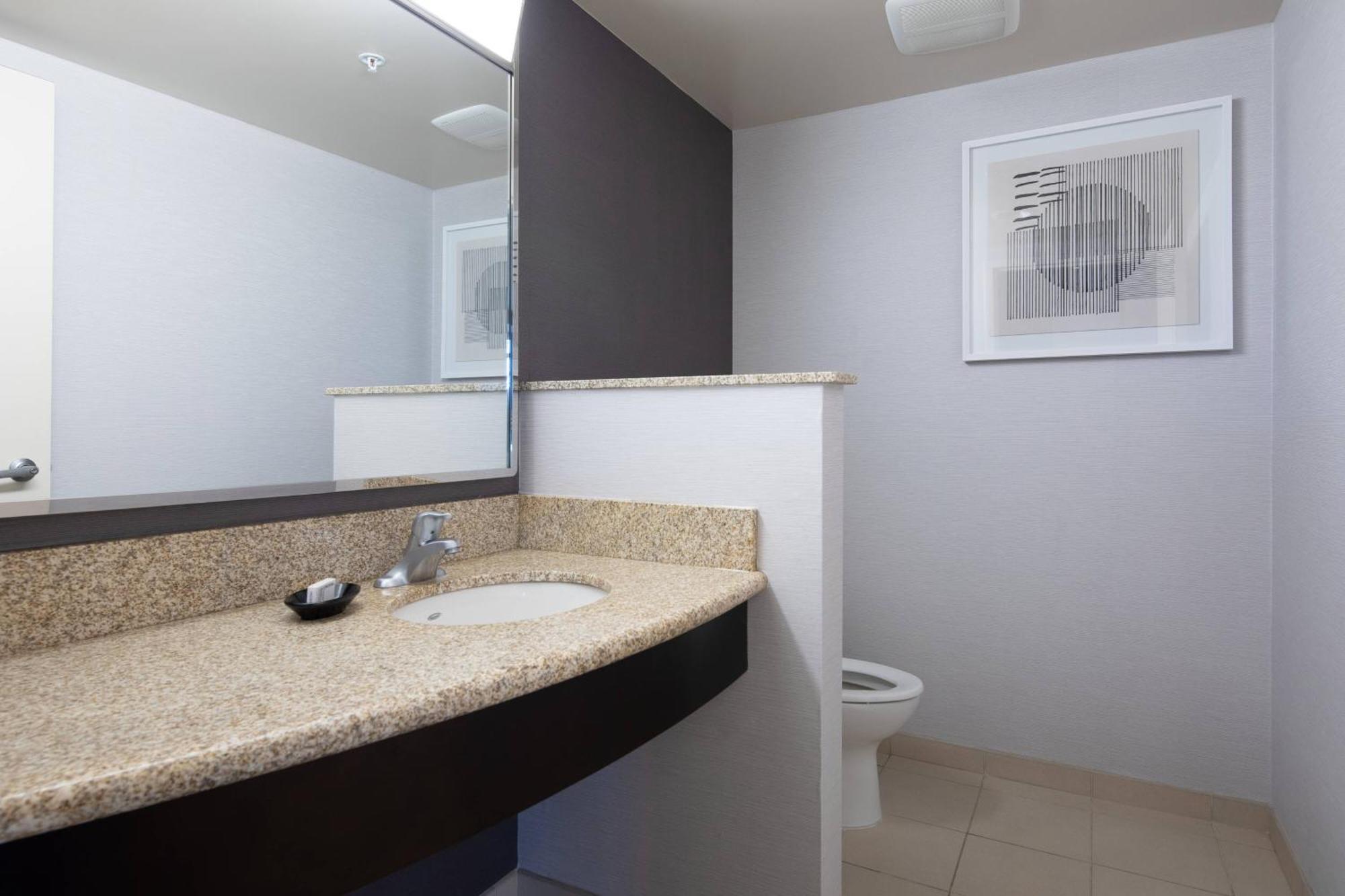 Courtyard By Marriott Cincinnati Midtown/Rookwood Eksteriør billede